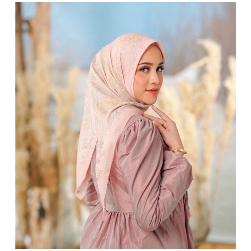 Nusantara Series (Aurora) by Buttonscarves