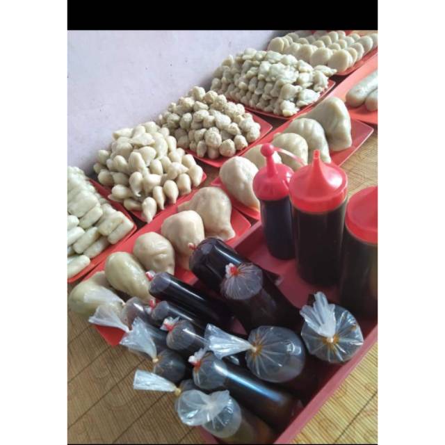 

Pempek ikan campur