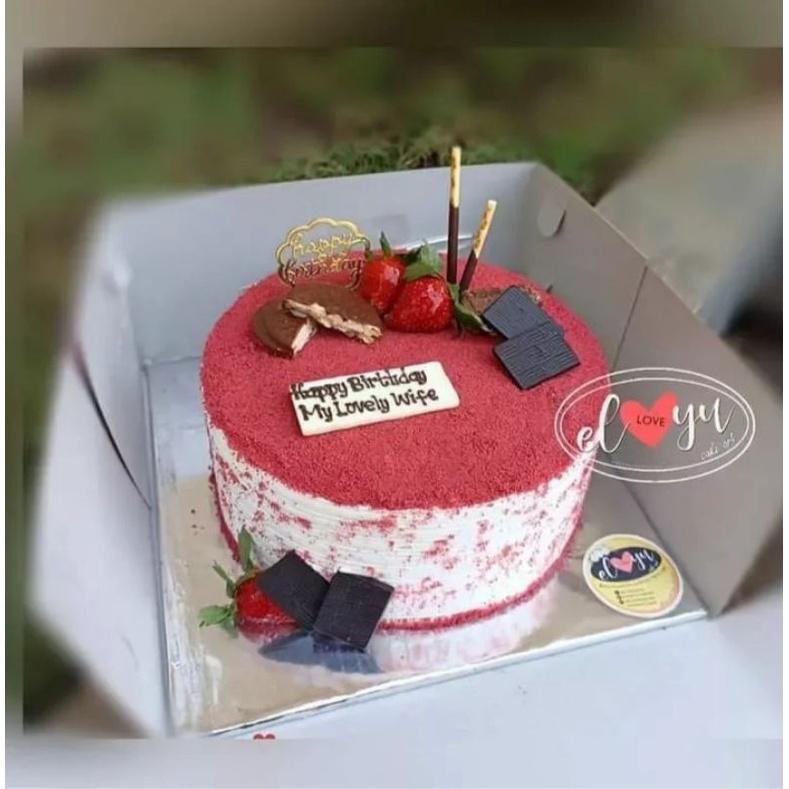 

RED VELVET CAKE / Cake Cirebon (HAMPERS)