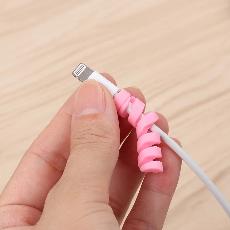 5pcs Pelindung Kabel Data / Charger / Earphone Bentuk Spiral Bahan Silikon Warna Acak