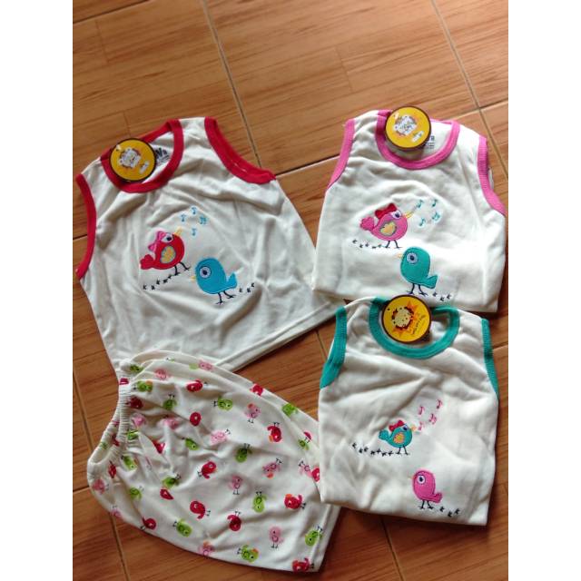 Setelan kaos pendek Leeva