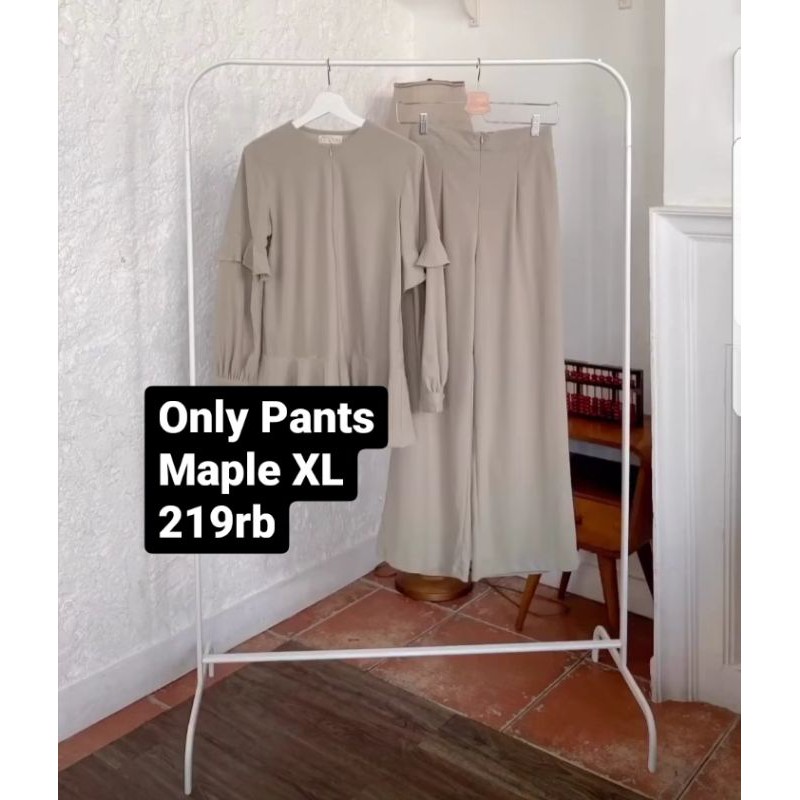 Dandelion Set Wearing Klamby