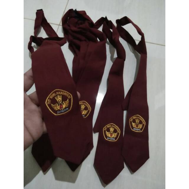 AM Promo   Dasi SD bordir logo tutwurihandayani