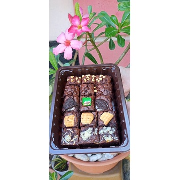 

browniessekat/browniesfudgy/browniesshinycrust