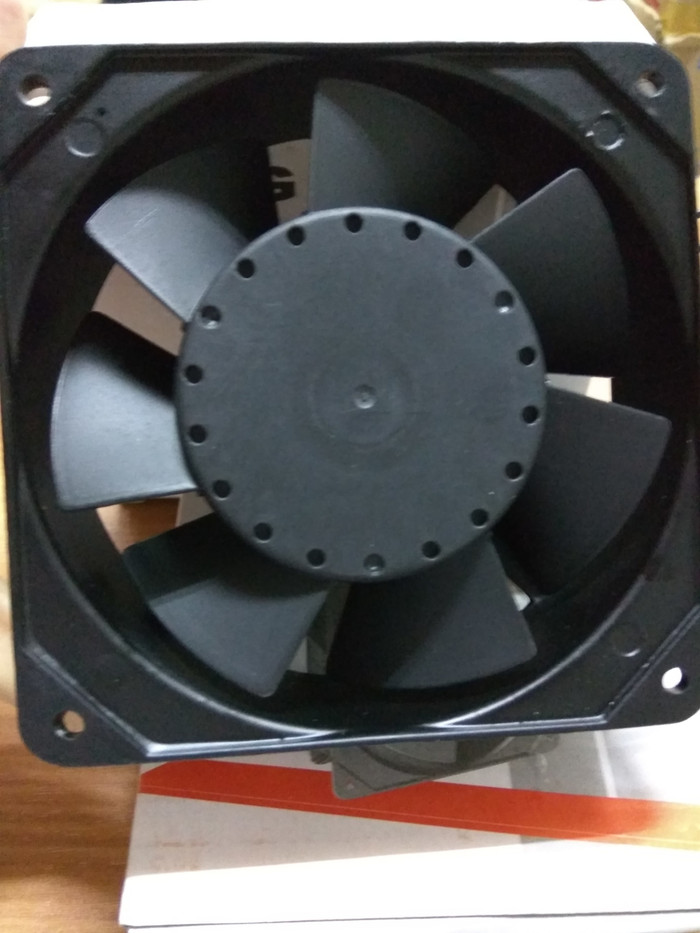 

Mini Fan 12 cm (120 x 120 x 38 mm) Termurah