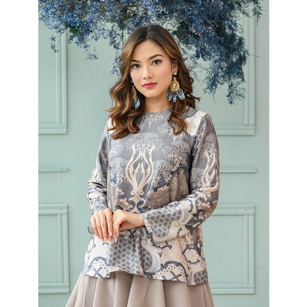 Adrianna Blouse Smoked Pearl by Wearing Klamby