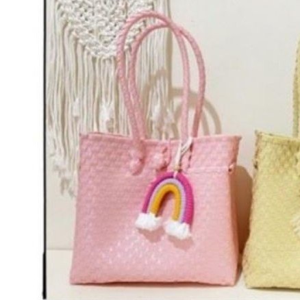 Gantungan Tas anyaman plastik. MACRAME. CHARM. POM POM