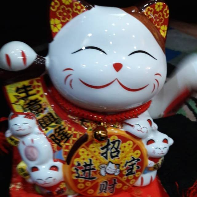 Patung kucing hoki keramik goyang 04