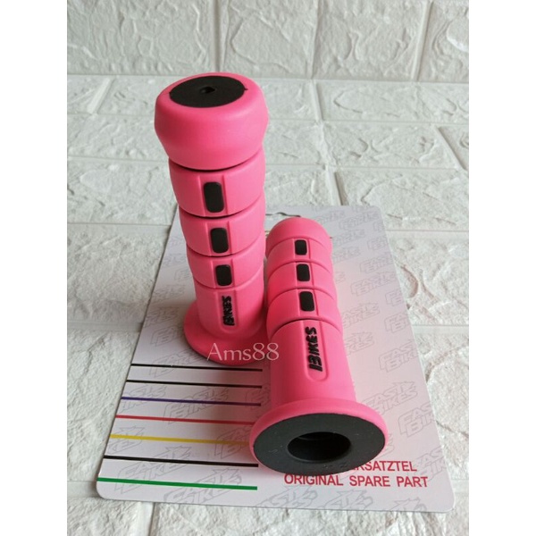 Paket 2 item Handgrip Grip Fastbikes Model Donat Pink + Busa Handle Rem Motor Warna Hitam Universal