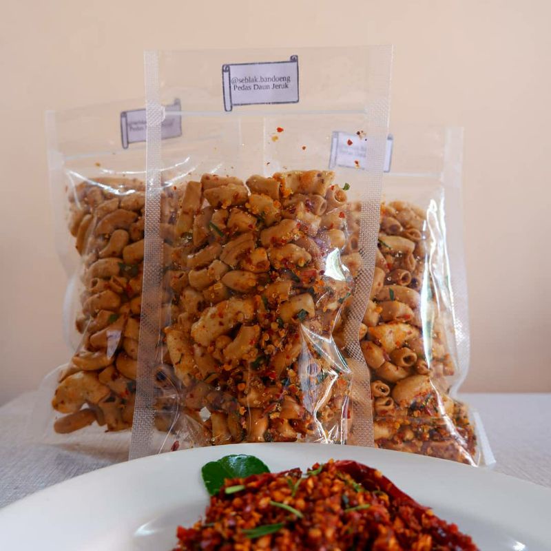 

Makroni Ngembang Daun Jeruk