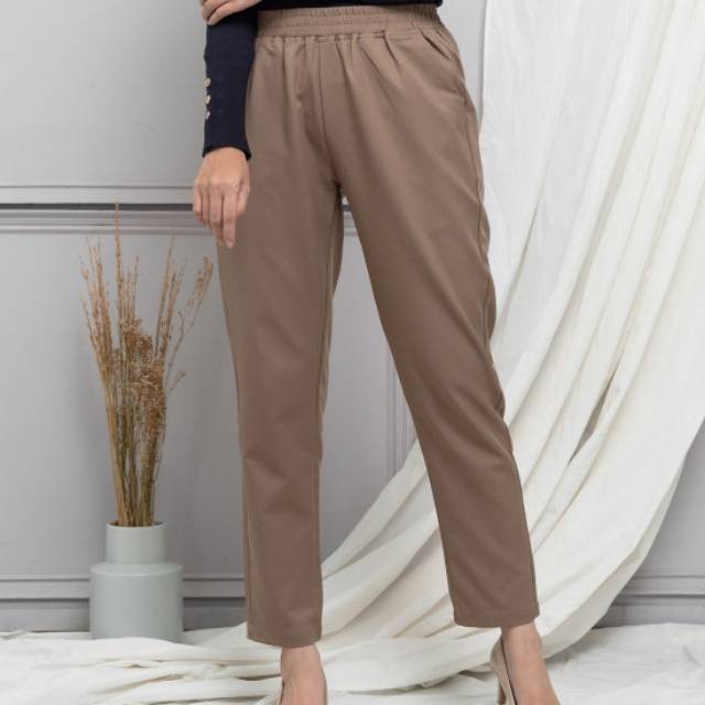 Daily pants by lights.clo part of heavenlights group