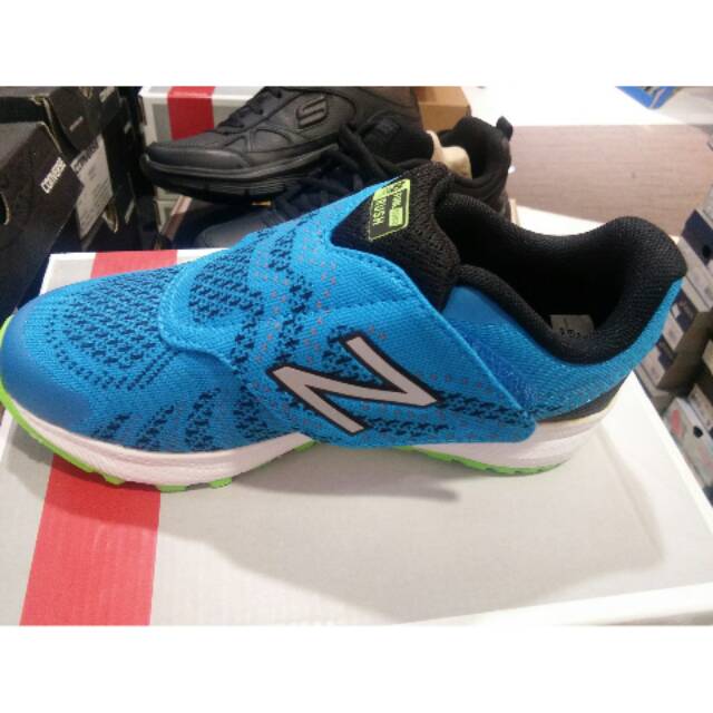 New Balance kids sale 70%, Crocs sale 70% (mom Shierly)