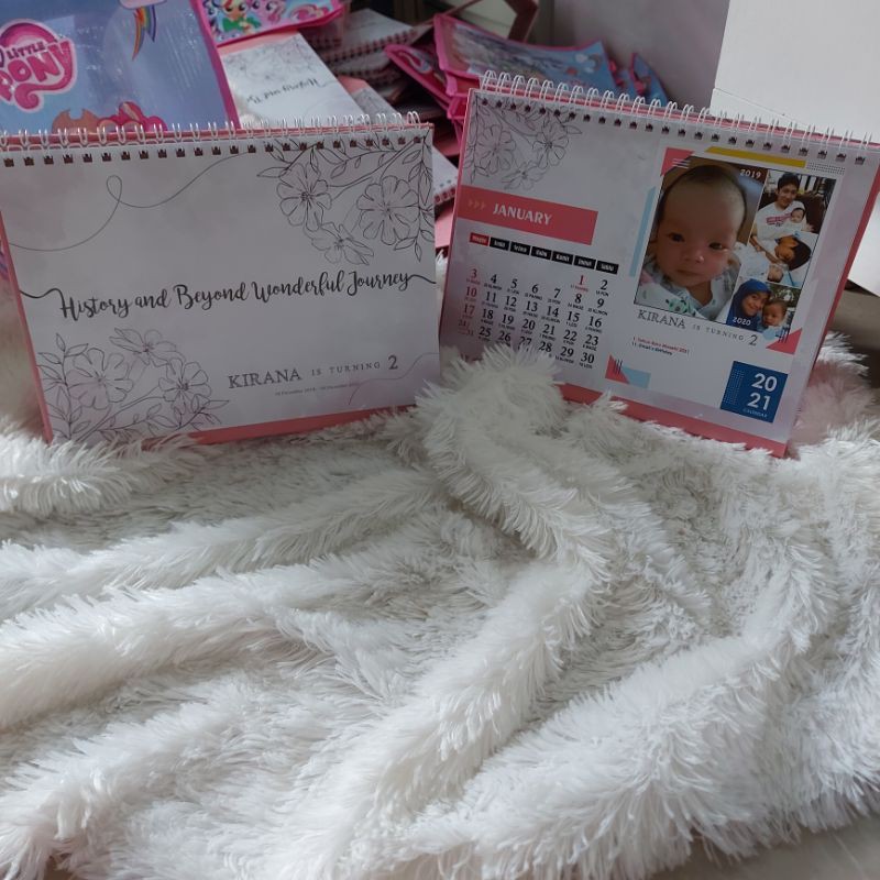 

Kalender Meja Custom ( alas hardcover)