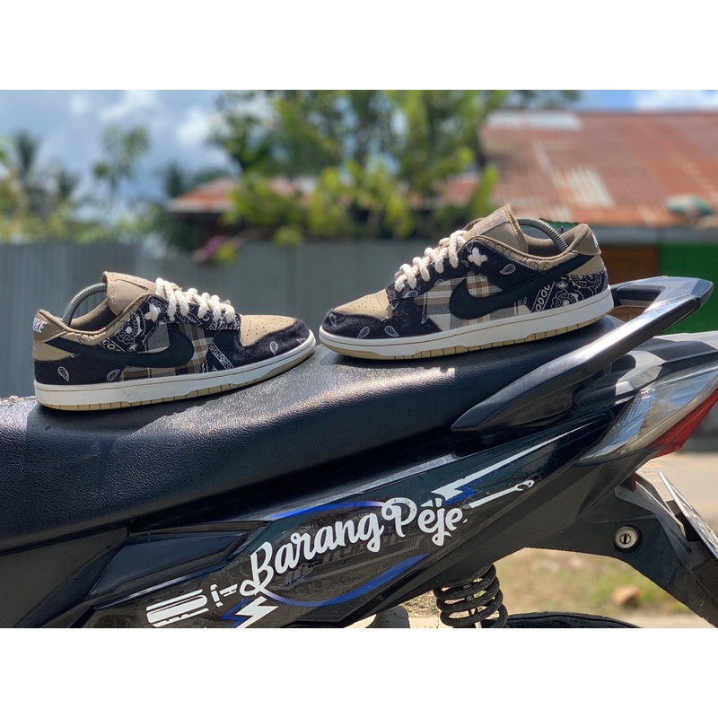 Nike SB Dunk Low Travis Scott “Cactus Jack” CT5053-001