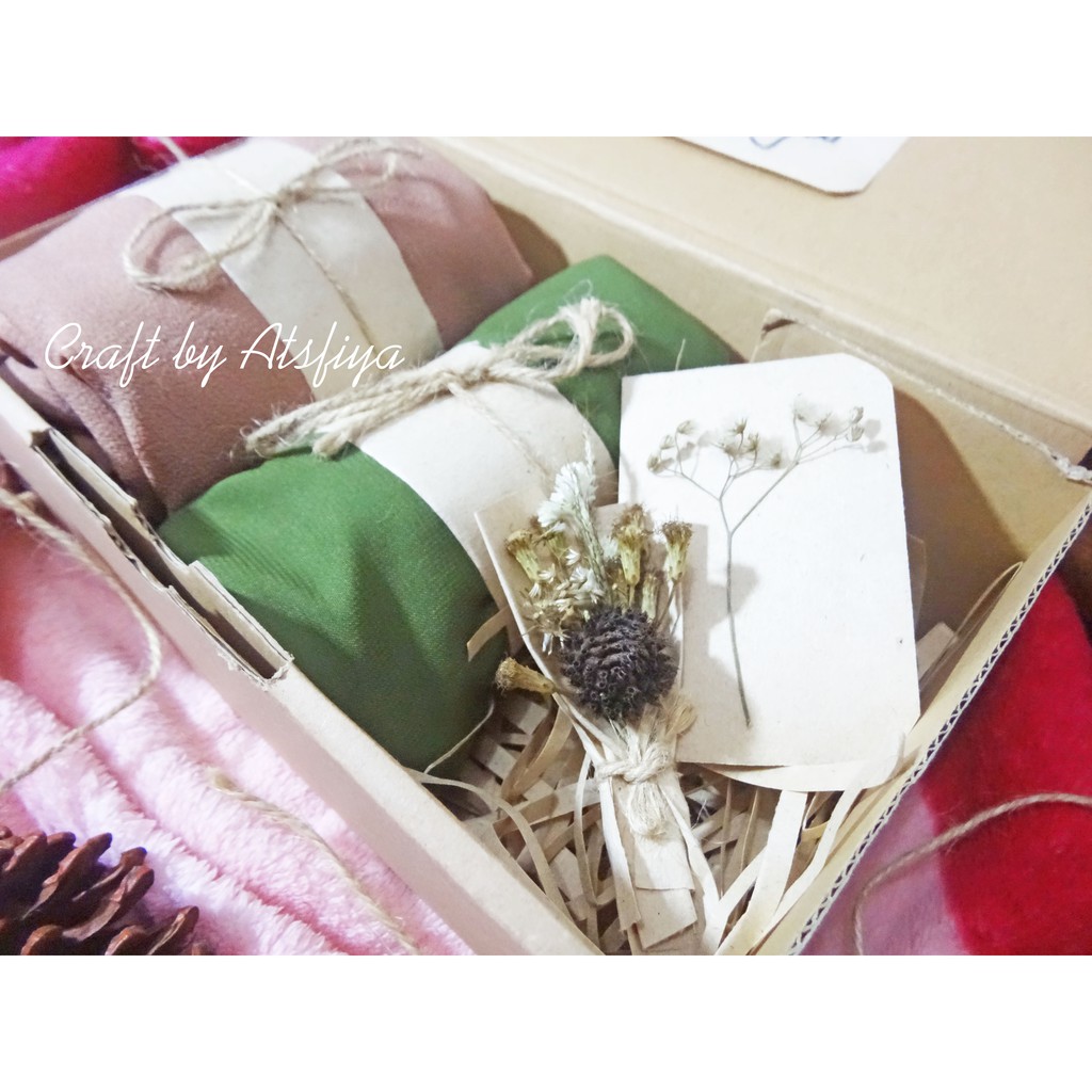 

A314 HAMPERS 2 HIJAB KADO HADIAH GIFT BOX WISUDA ULANG TAHUN BIRTHDAY