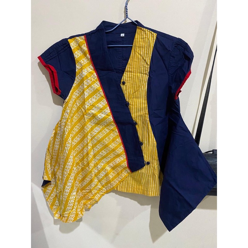 Butik design atasan wanita batik modern