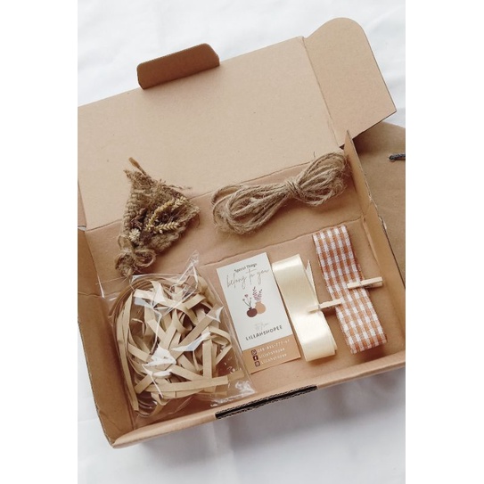

GIFT BOX PACKAGE HAMPERS PAKET LENGKAP TERMURAH