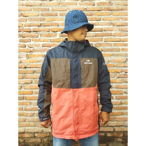 JAKET OUTDOOR EIDER