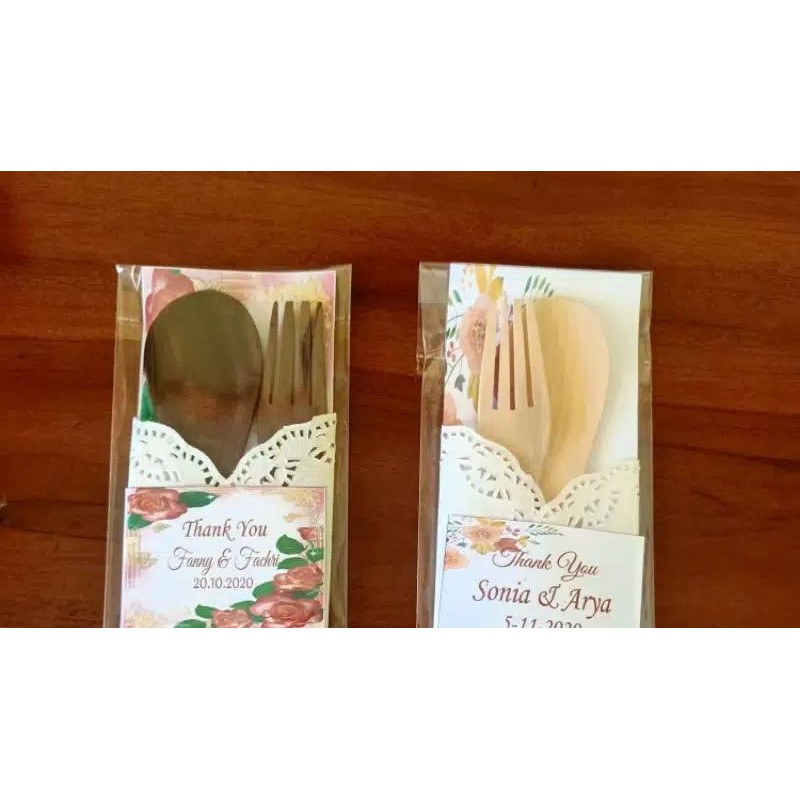 (DILANMILEA)souvenir sendok garpu kayu sablon kemas doly paper