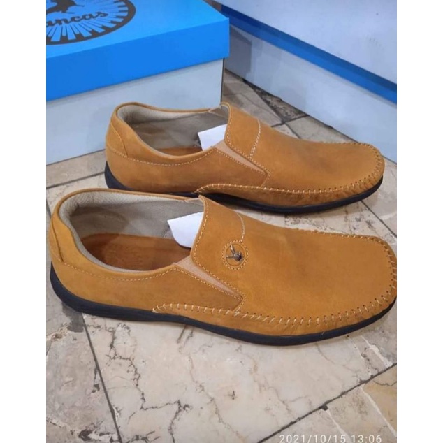 sepatu kasual pria asli kulit