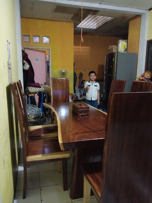 Meja Makan Trembesi Kursi 6 Finishing