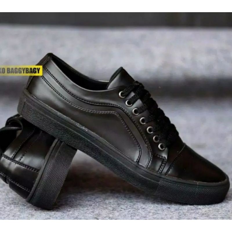 BOAS BLACK - Sepatu Sneakers Pria Casual Kasual Cowok Polos Bahan Kulit Faux Original