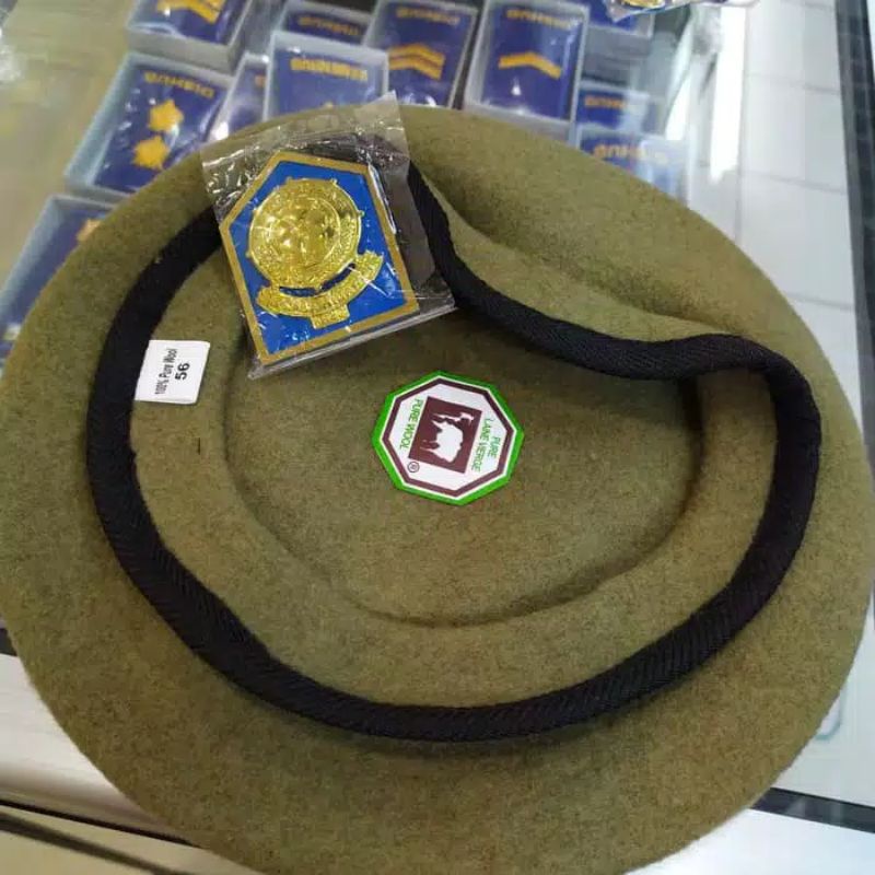 Baret +emblem pol pp