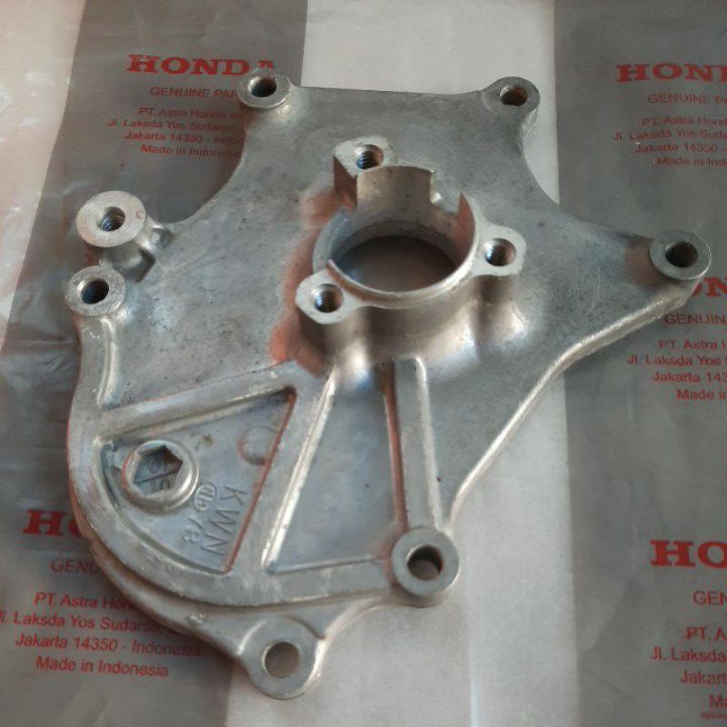 dudukan spul .pully belakang .rumah roler honda vario 125 original vario 125 old