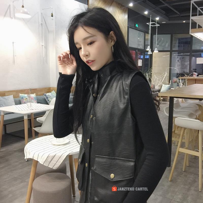 JNK x AERI - Rompi Kulit Sintetis PU Viena Wanita Casual Trendy Faux Leather Vest Synthetic Premium Import Cewek Perempuan Outfit 2023 Motor Tanpa Lengan Kancing Gold Mantel Kerah Turn Down Women Top Set Fashion Pakaian Kekinian Korea Viral Style Tshirt