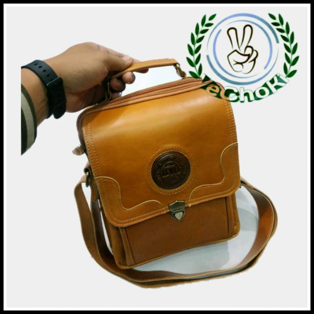 Tas Selempang Jinjing Kerja Pria Kulit Sapi Asli - Levis TK340383