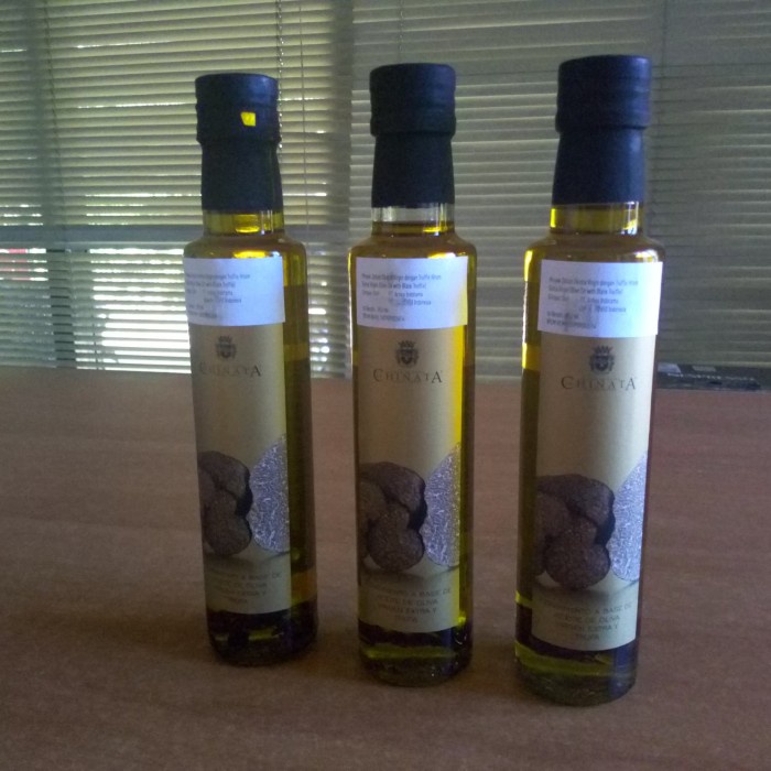 

Fchgtyani La Chinata Extra Virgin Olive Oil With Black Truffle 250Ml