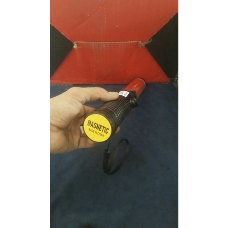 Tongkat lampu lalin lalu lintas satpam parkir priwit parkir