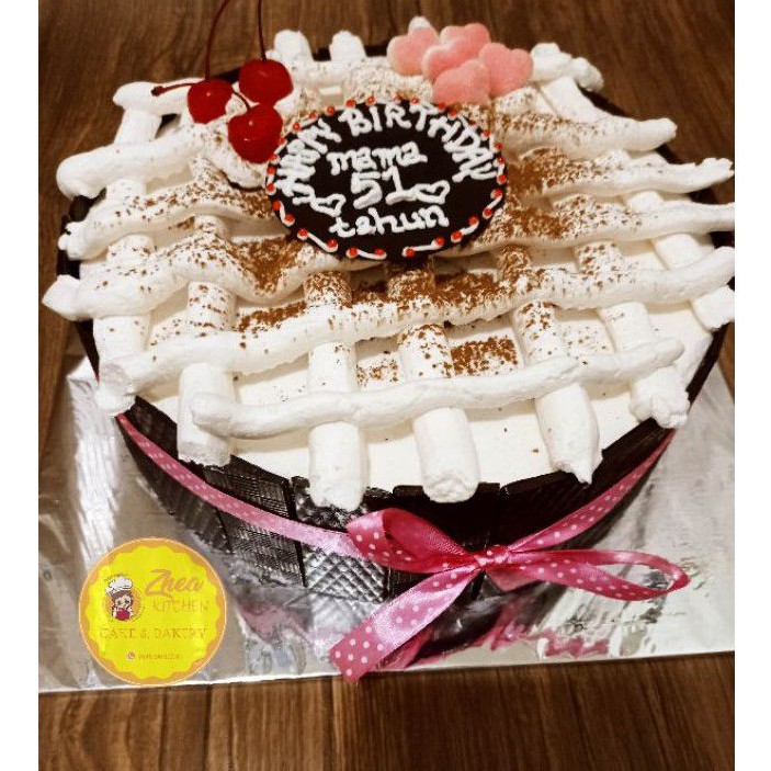 

kue ulang tahun/ blackforest besar bulat