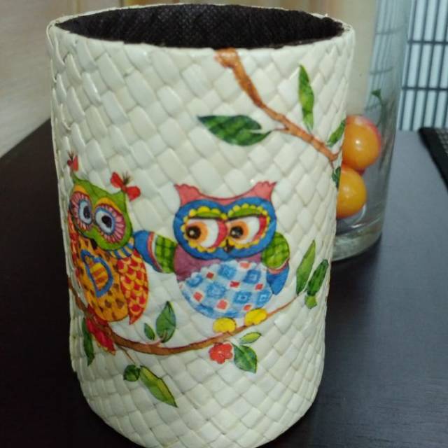 

Tempat pensil decoupage