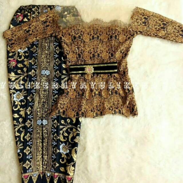 Set Kebaya Bali Modern Sabrina rangrang,  kebaya wisuda,  kebaya kondangan coklat