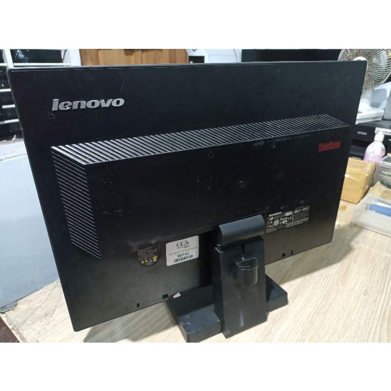 Monitor 20inch LENOVO - Lcd monitor grade A