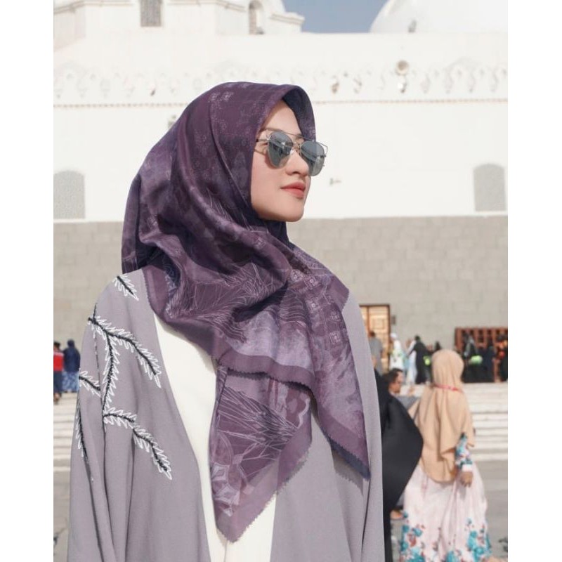 SALE HIJAB / MADINAH UNGU / COD / KERUDUNG VOAL MOTIF / SEGI EMPAT VOAL / JILBAB TERBARU / LASER CUT