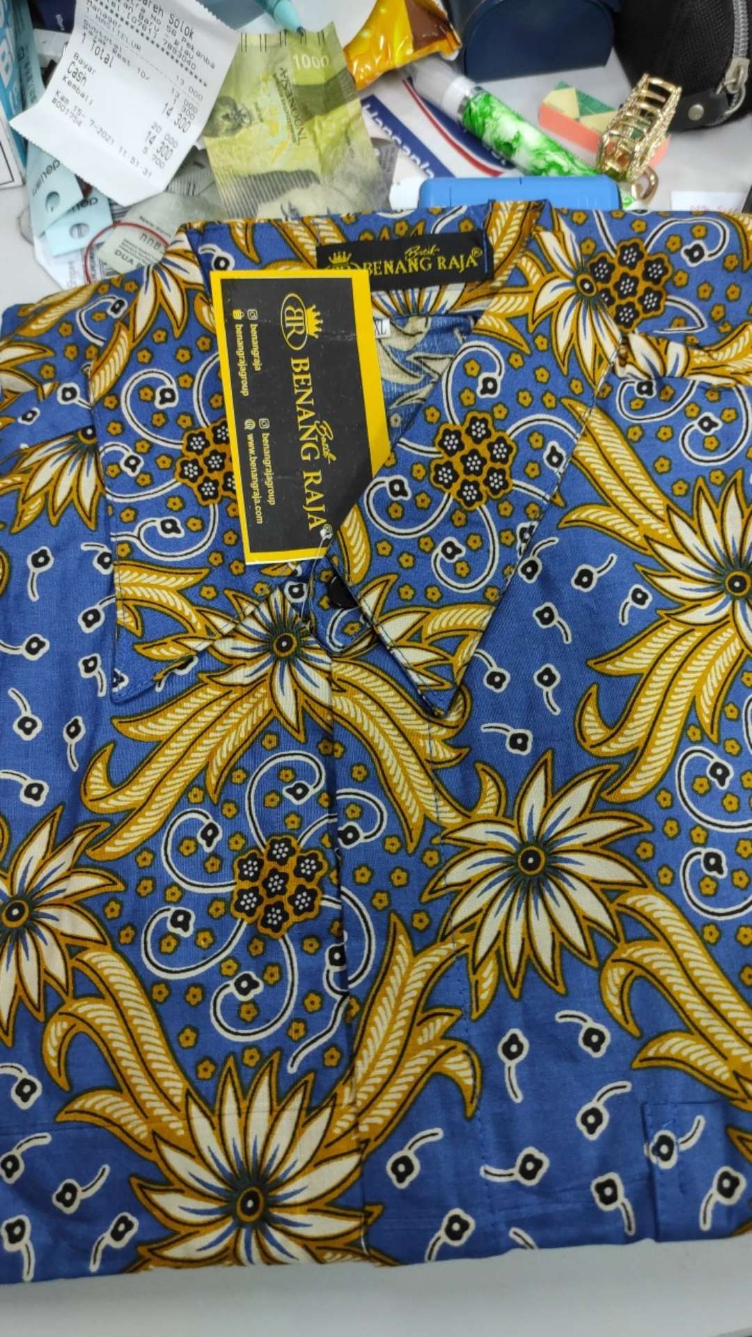 Benang Raja Hem Batik Pria Lengan Pendek Motif Teratai Kotak