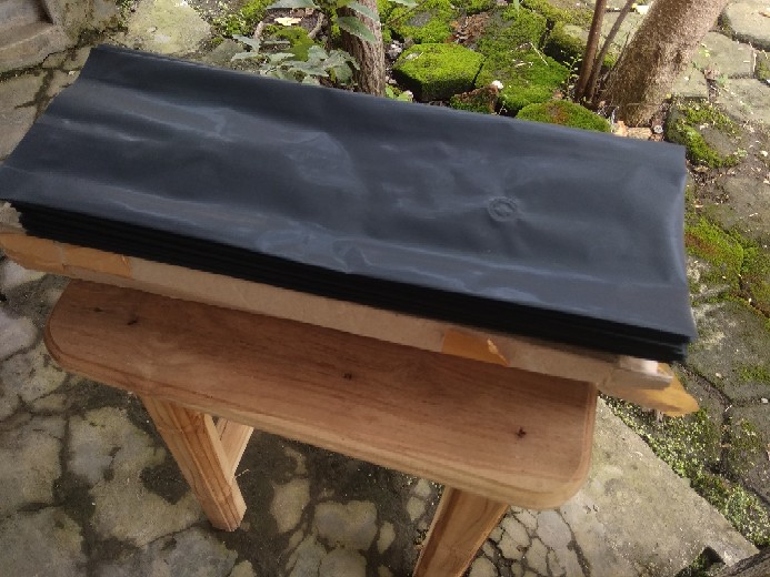 Gusset Kopi Hitam Quad Seal 1kg Kopi Valve