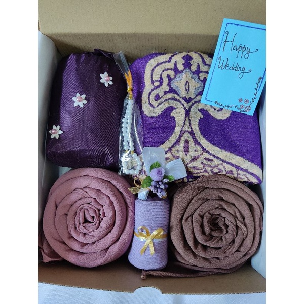 

hampers/ kado/ parcel lebaran cewek perempuan