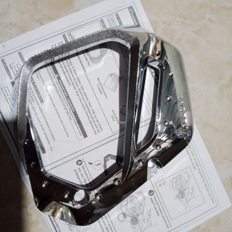 Garnish Radiator Vario 125 OLD (2012-2015)