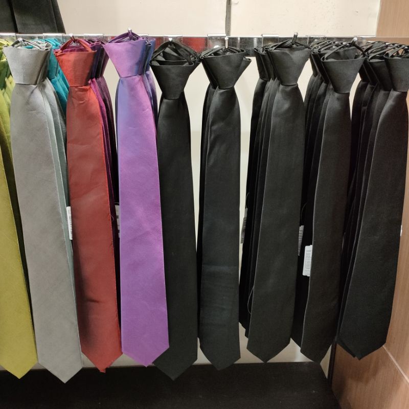 Dasi panjang pria dewasa Decarlo