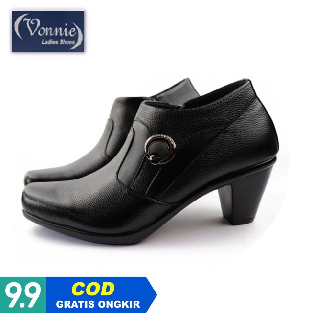 Sepatu Boots Wanita Vonnie CA180 hitam Tinggi Hak 7cm Kulit Asli