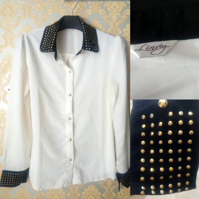 Hem blouse Satin putih