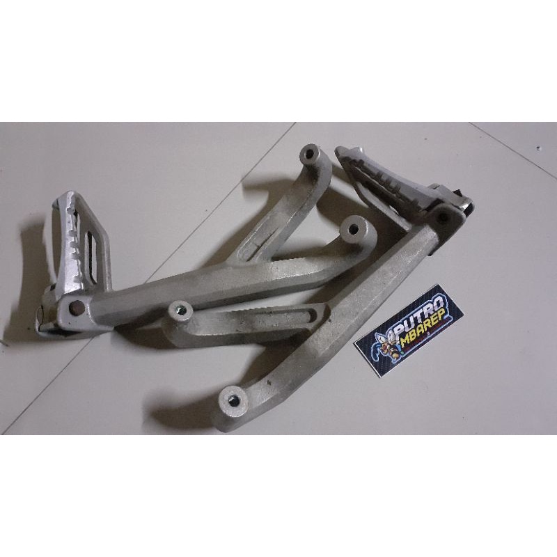 footstep postep step belakang R15 V3