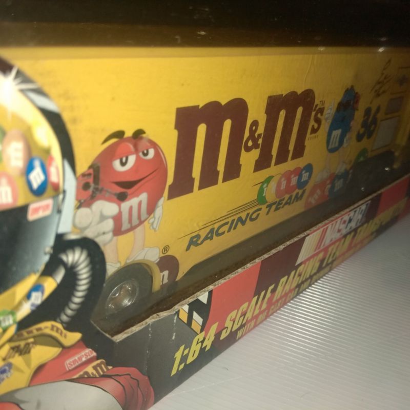 Nascar No 36 M&M's Pedigree Ernie Irvan yellow 1999 Edition 10 Years The Originals Truck Transporter