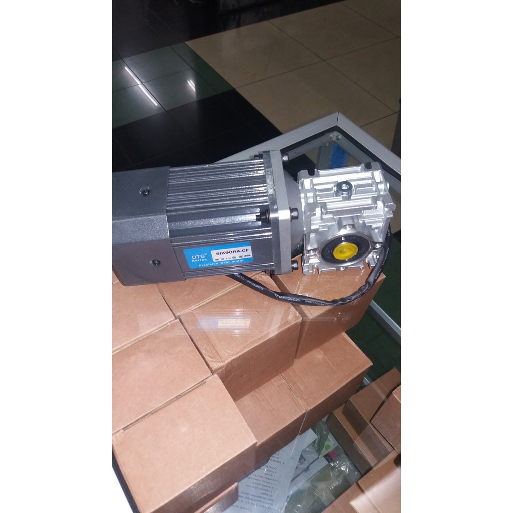 GEAR BOX MOTOR OTG WORM GEAR REDUCER  90watt Ratio1:15 60-80rpm 220V 5 kabel pakai controller