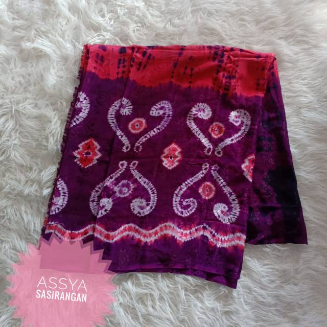 Kain Sasirangan Khas Kalimantan Selatan (merah ungu)
