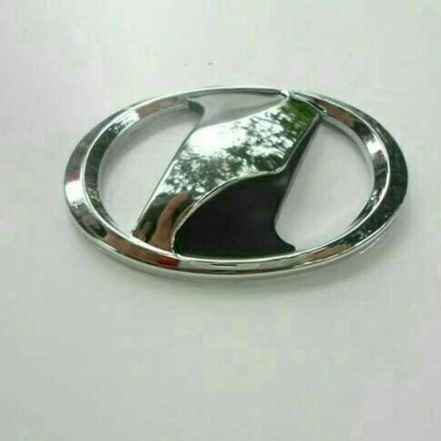 Emblem Logo Belakang Vitz Calya Sigra