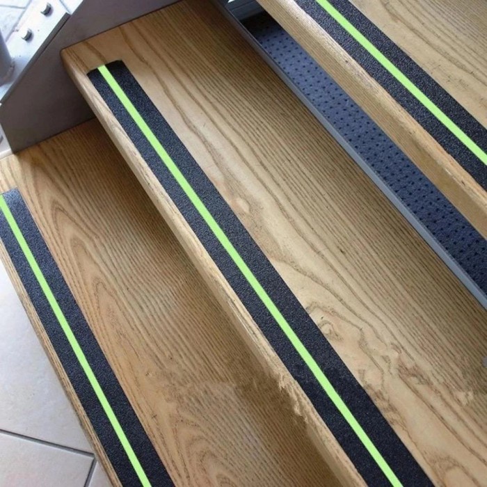 

Star Lakban Lantai Anti Slip Tangga Glow Tape Stiker Fosfor 5Cm X 5 Meter Murah